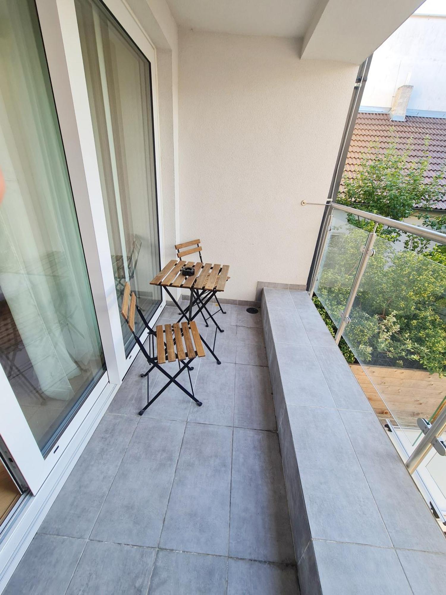 Beautiful New Apt In Old Town Near Train Station - Free Parking Bratislava Exterior photo